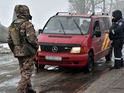 МВД Украины поищет оружие в посылках из Донбасса