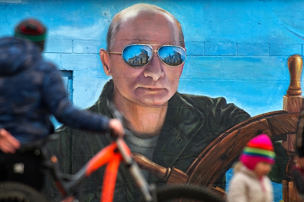 Who hits mr. Putin?