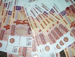 На Украине хотят запретить рубли и закрыть российские банки