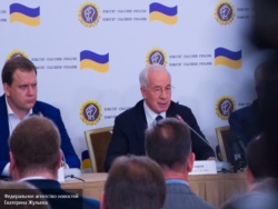 Азаров: Украина стала раздражать своих хозяев