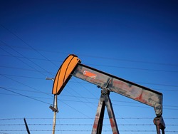 Саудовская Аравия отвергла идею сокращения добычи нефти