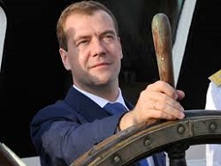 Медведев: доля доходов снизилась с 70 до 45%