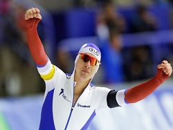 Конькобежец Кулижников стал чемпионом мира