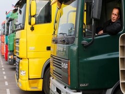 В РФ задержали почти 200 грузовиков из Украины