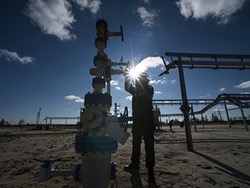 Россия нарастила добычу нефти на пять процентов