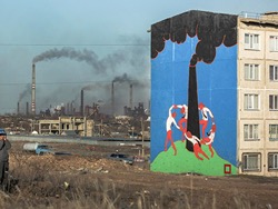 Казахстанский художник воссоздал "Танец" Матисса на стене пятиэтажки