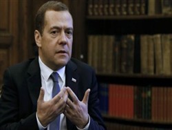 Медведев: поставки оружия Еревану и Баку неизбежны