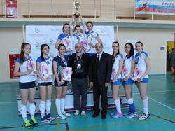 За победу на чемпионате Урала тюменским волейболисткам влетело от чиновников