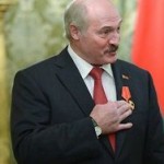 “Лукашенко плюет на Путина и поворачивается в сторону ЕС”