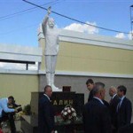 В России открыли трехметровый памятник Сталину
