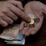 Госстат: реальная зарплата украинцев снизилась на 18,6%