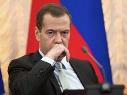 Медведев призвал Украину перестать выкаблучиваться из-за долга