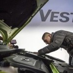 За первый день дилеры продали 780 машин Lada Vesta