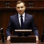 Президента Польши оштрафовали за неправильно припаркованный авто