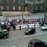 В Киеве люди требуют отставки президента Петра Порошенко