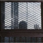 В египетском суде обвиняемые не влезли в клетку
