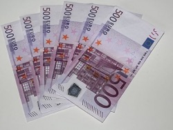Купюры в 500 евро могут отменить в мае