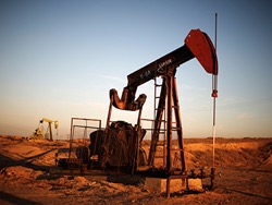 Кувейт призвал заморозить нефтедобычу на уровне февраля
