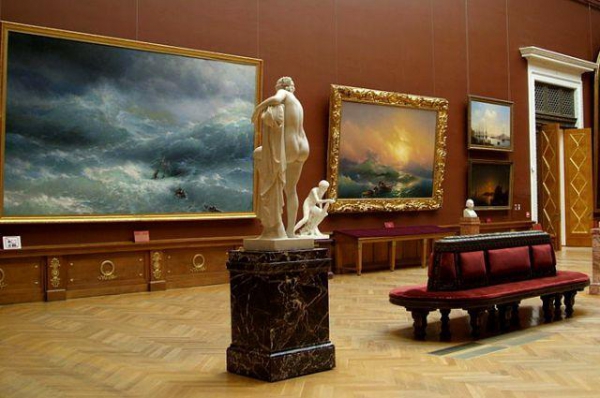 Культуру и искусство в регионы: Путин в Севастополе обещает Эрмитаж