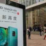 Huawei наказала двух сотрудников за отправку новогоднего твита с iPhone :: Бизнес :: РБК