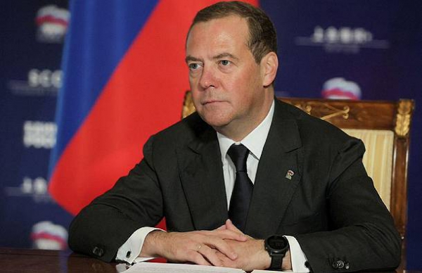 Медведев призвал добиться бума в российском малом бизнесе