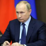 Путин предложил продлить компенсации малому бизнесу за использование СБП